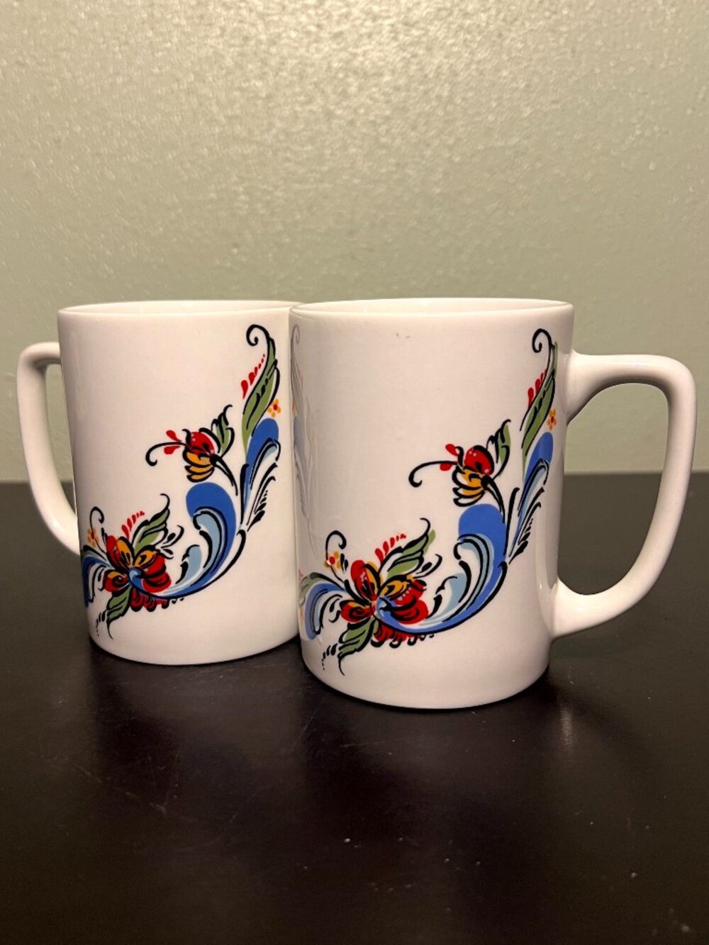 Set of 2 Vtg BERGQUIST IMPORTS - BERGGREN TRAYNER Sonja Anderson Rosemaling Mug
